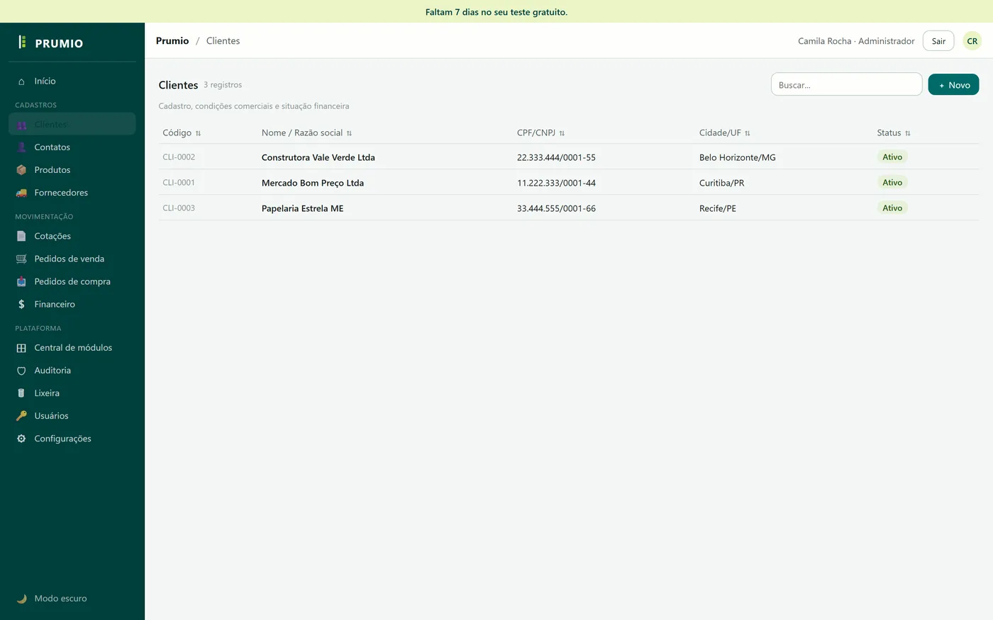 Tela de listagem de clientes do Prumio com código, razão social, CPF/CNPJ, cidade e status